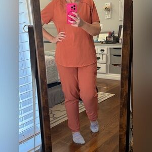 WonderWink Rust Scrub set.